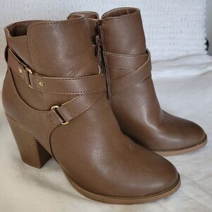 Serra Boots Fashion Brown chunky heel Women's sz 8 Winter Casual booties Western